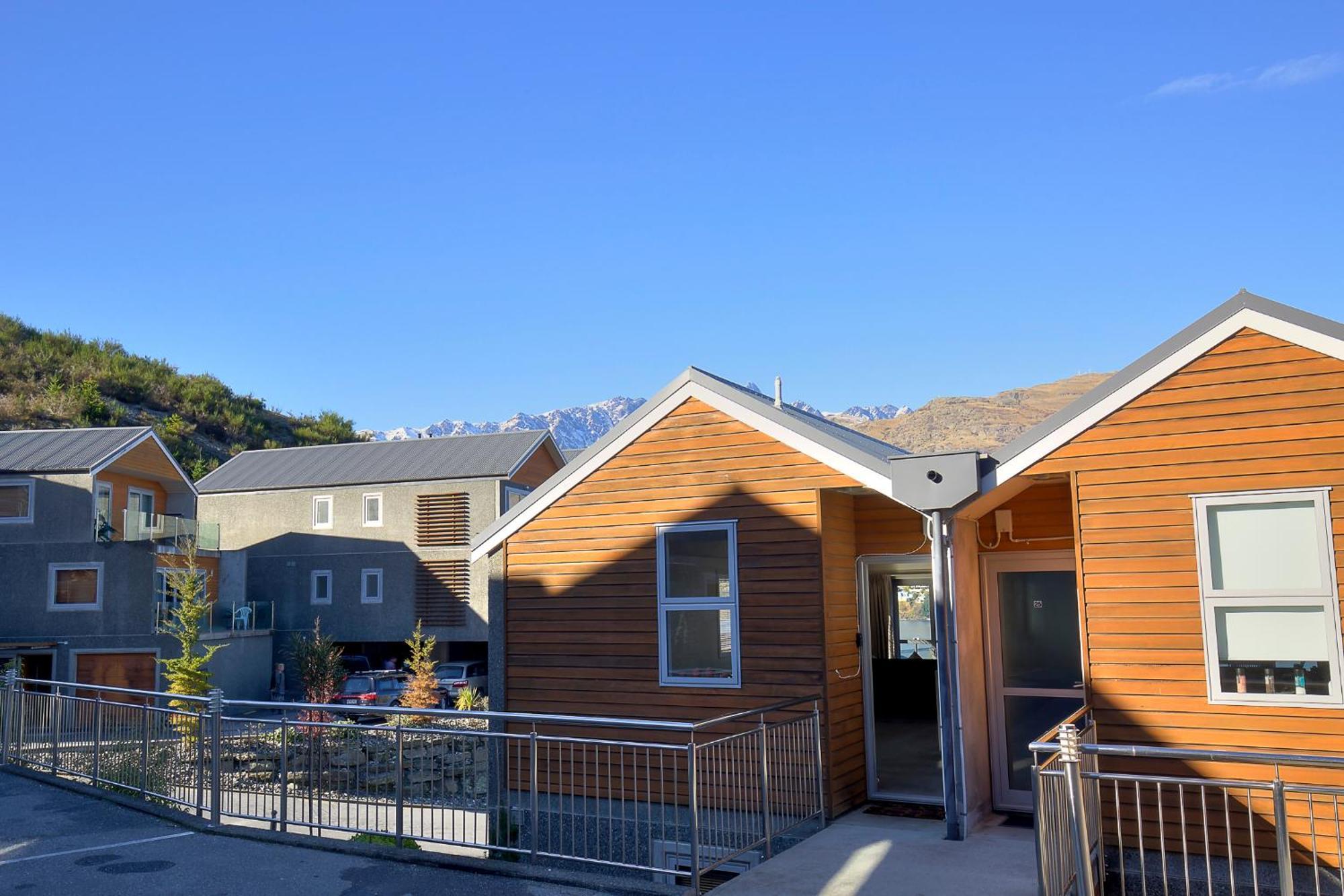Alpine Vista - Queenstown Holiday Home Екстериор снимка